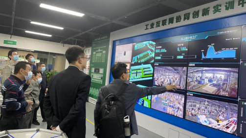 探讨最前沿智能化技术，欢迎潮州市工信局、联通公司一行莅临不朽情缘智能！