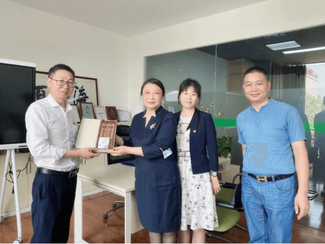 不谈教育，谈“数智”！复旦大学经济学院走进不朽情缘智能！